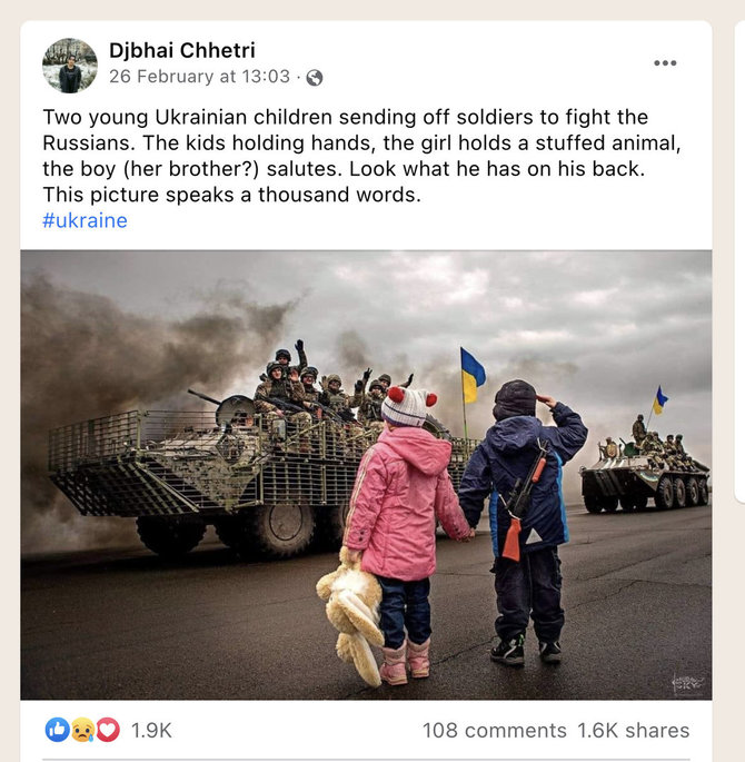 Ekrano nuotr. iš „Facebook“/Nuotrauka paplito socialiniuose tinkluose su komentarais, esą vaikai atiduoda pagarbą kariams, keliaujantiems kovoti su Ukrainą užpuolusia Rusija