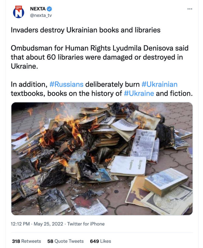 Ekrano nuotr. iš „Twitter“/Užpuolikai Ukrainoje niokoja bibliotekas, bet ši žinia iliustruojama sena nuotrauka