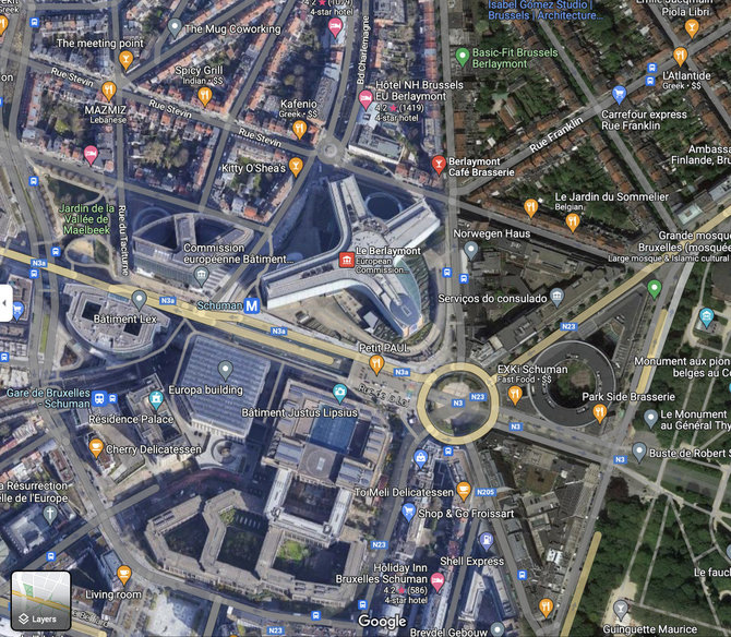 Ekrano nuotr. iš google.com/maps/Vaizdo įraše matyti neįprastos formos Europos Komisijos pastatas