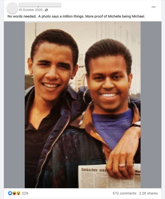 Ekrano nuotr. iš „Facebook“/Pakeista Baracko ir Michelle Obamų nuotrauka dalijamasi jau ne vienus metus