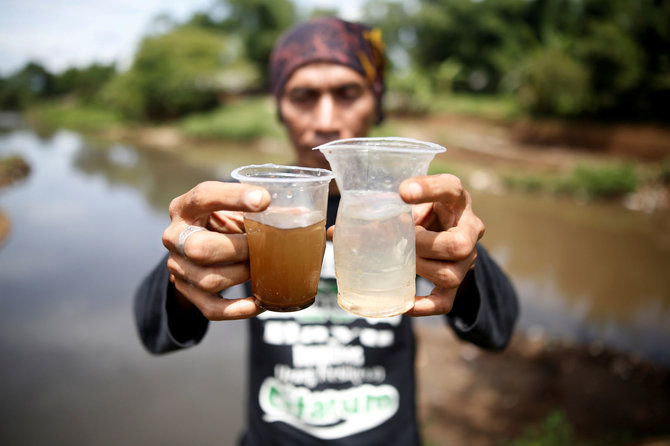 „Reuters“/„Scanpix“ nuotr./Citarum upė (Indonezija)