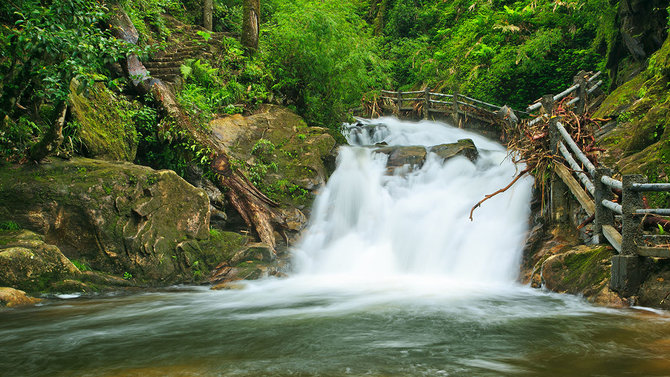 Shutterstock.com nuotr./Love Waterfall