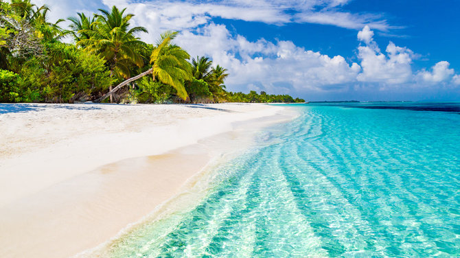 Shutterstock.com nuotr./Maldyvų paplūdimiai