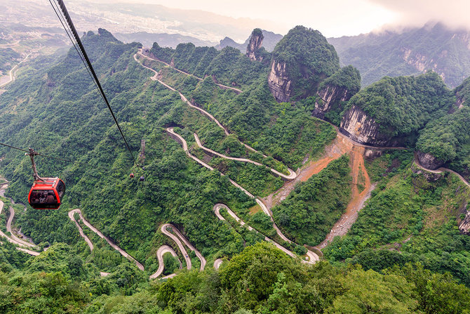 Shutterstock.com nuotr./Tianmen kalno keltuvas Kinijoje