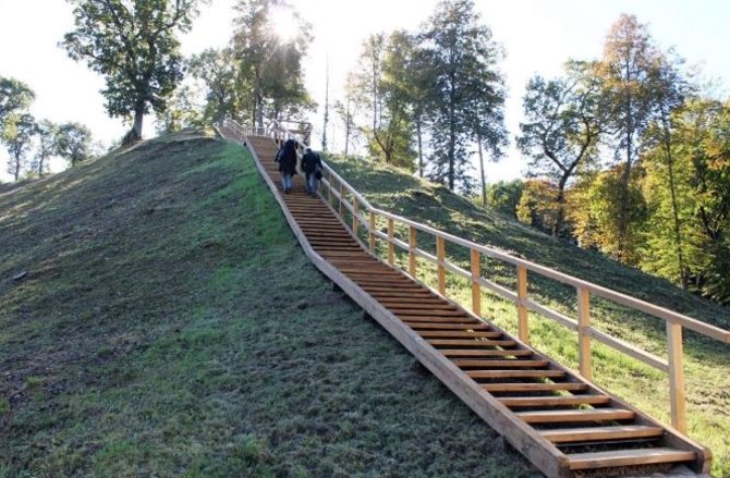 sakiaitic.lt nuotr./Žemosios Panemunės piliakalnis