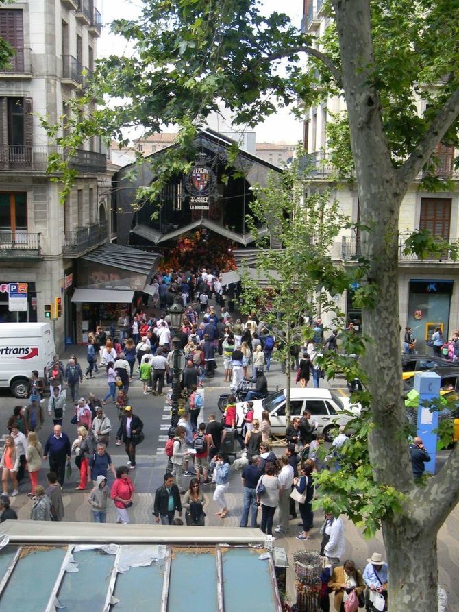 V.Mikaičio nuotr./Turistai Barselonoje