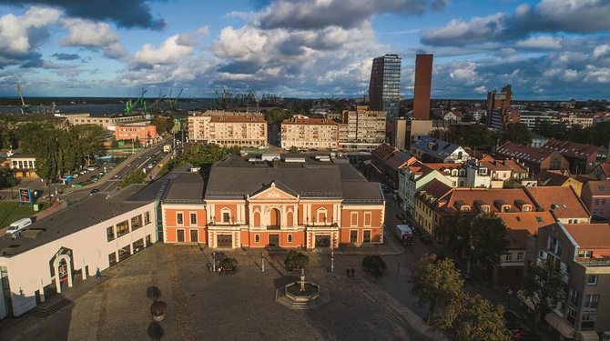 Vytauto Kandroto nuotr./Klaipėdos teatro aikštė