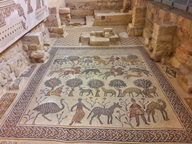 M.Surblio nuotr./Grindinio mozaikos Mozės bazilikoje