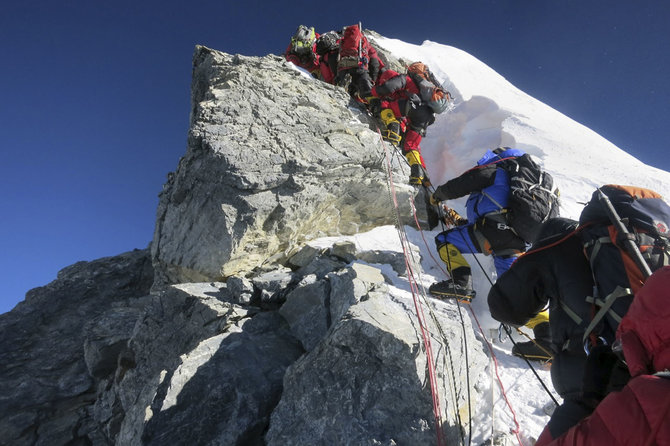 „Scanpix“/AP nuotr./Spūstys ant Everesto 2013 m.