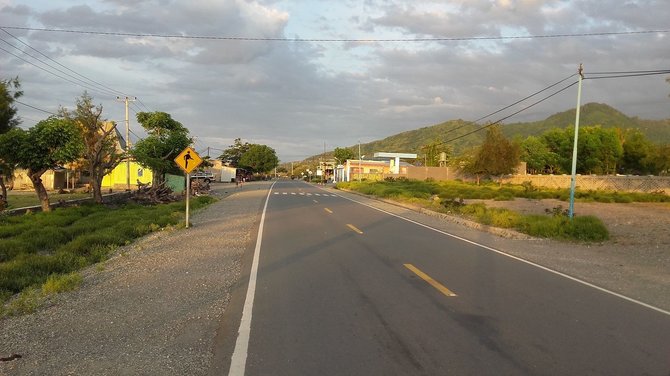 V.Mikaičio nuotr./Pagrindiniai Rytų Timoro keliai yra neblogi
