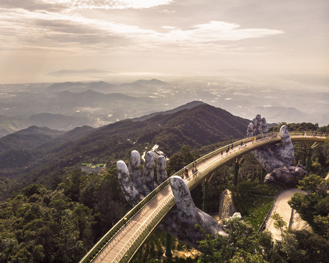 T.Pakalniškio nuotr./„Golden bridge“