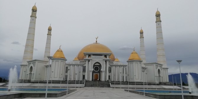 V.Mikaičio nuotr./Didžiausia Turkmėnistano mečetė