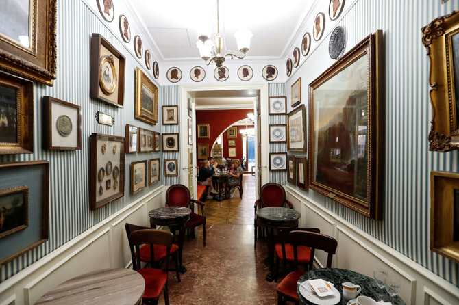 „Reuters“/„Scanpix“ nuotr./Romos kavinė „Antico Caffe Greco“