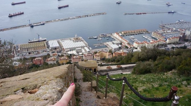 S.Galdikaitės nuotr./Nemokami laiptai užlipti į Gibraltaro uolą