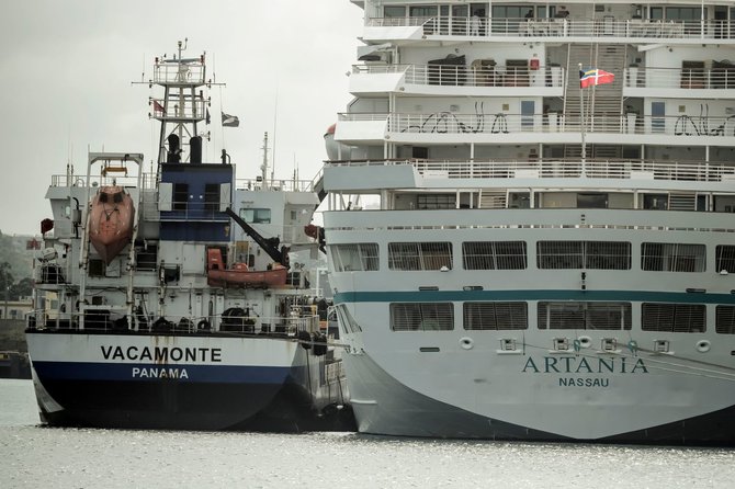 AFP/„Scanpix“ nuotr./„Artania“ laivas Frimantlo uoste