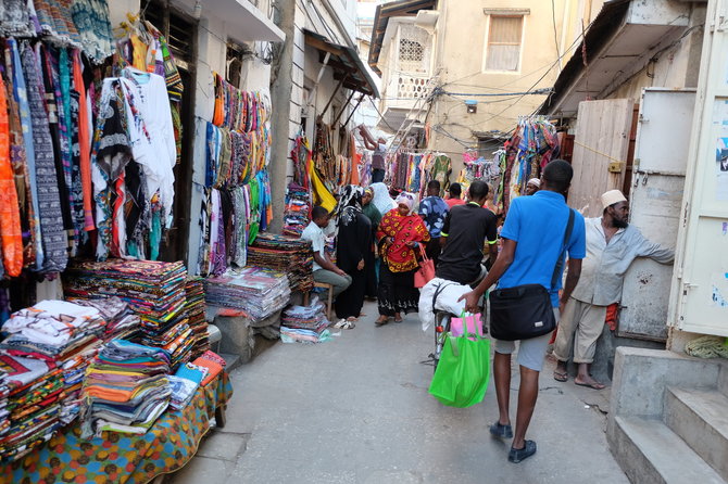 R.Rožinskienės nuotr./Margaspalvė Zanzibaro tekstilė
