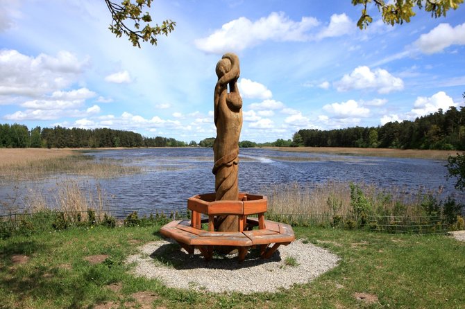 „Nesėdėk namuose“ nuotr./Žagarės ozo pažintinis takas