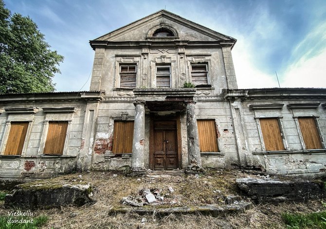 Ados Alejūnaitės / Vieškeliu dundant nuotr./Klampučių dvaro rūmai (Vilkaviškio r.)