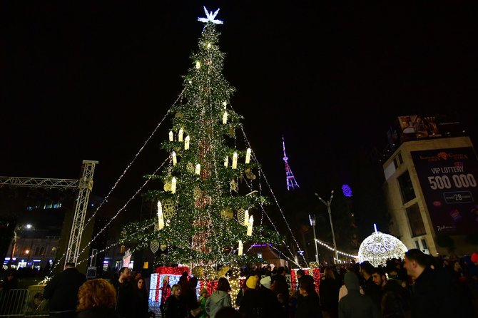 „Scanpix“/„SIPA“ nuotr./Kalėdų eglė Tbilisyje 2019 m.