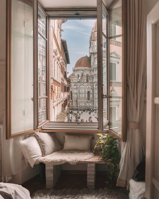 Window to the Duomo. @girlgoneabroad nuotr.