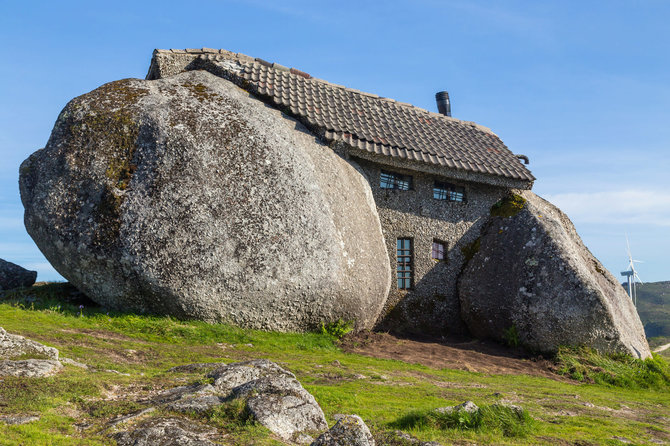 123rf.com nuotr./„Akmens namas“ Fafe kalnuose, Portugalijoje