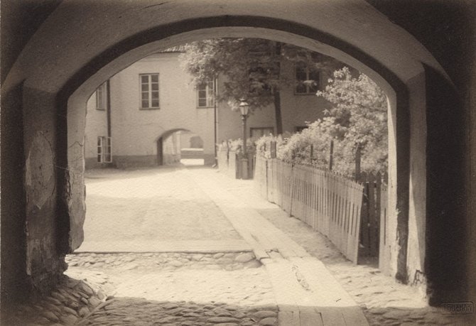 Janas Brunonas Bulhakas. Kiemas Pilies gatvėje. 1915 m. Lietuvos nacionalinis dailės muziejus