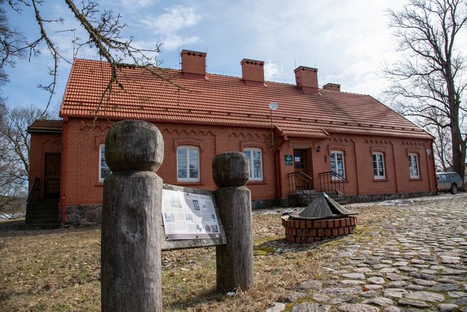 Nesėdėk namuose nuotr./Kurtuvėnų dvaro pažintinis takas