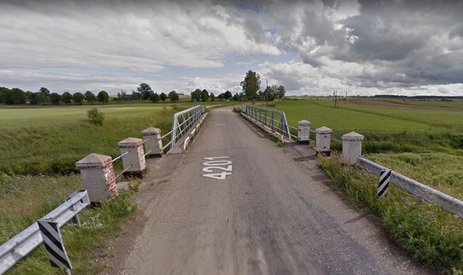 Google StreetView nuotr./Gudų kaimo tiltas