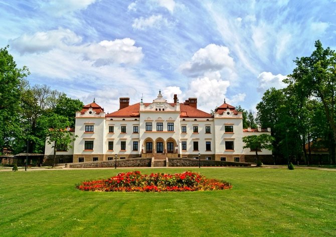 Lietuvos pilių ir dvarų asociacijos nuotr./Rokiškio dvaras vasarą