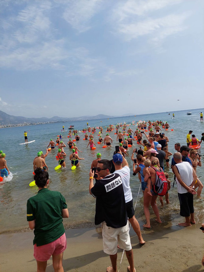 Asm.archyvo nuotr./Alanijoje vykusiame plaukimo maratone dalyvavo per 1 000 plaukikų iš 27 šalių