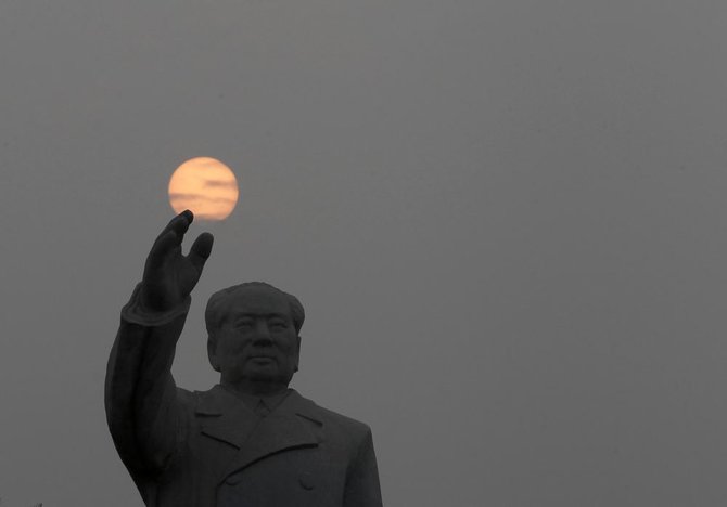 „Reuters“/„Scanpix“ nuotr./Mao Zedongo statula