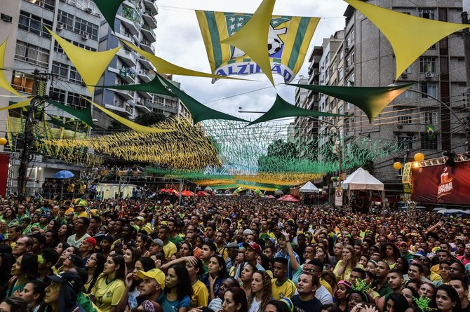 AFP/„Scanpix“ nuotr./Brazilijos futbolo rinktinės gerbėjai