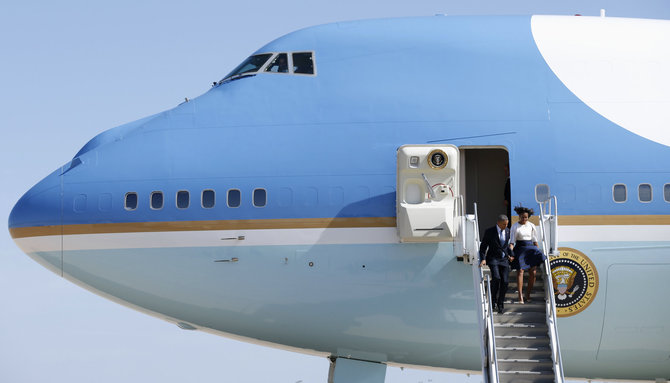 „Reuters“/„Scanpix“ nuotr./JAV prezidento lėktuvas