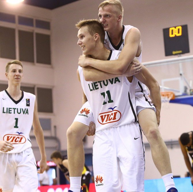 FIBA nuotr./Lietuvos U-18 rinktinė