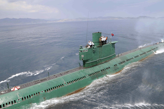 „Reuters“/„Scanpix“ nuotr./Šiaurės Korėjos povandeninis laivas