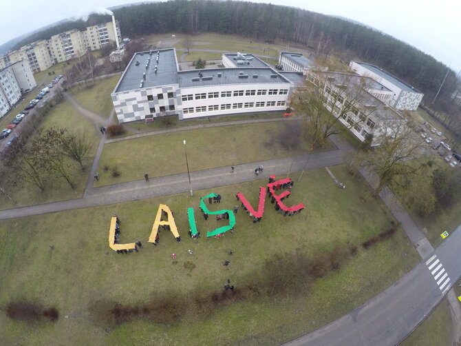 Organizatorių nuotr./Pagiriuose sudėliotas žodis „Laisvė“