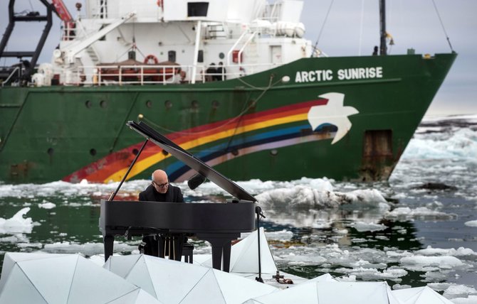 „Scanpix“/AP nuotr./Ludovico Einaudi groja Arktyje