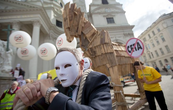 AFP/„Scanpix“ nuotr./Protestas prieš TTIP