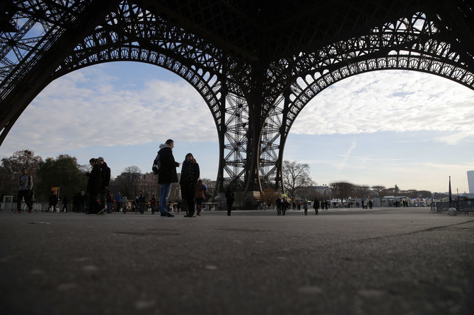 „Scanpix“/AP nuotr./Uždarytas Eifelio bokštas