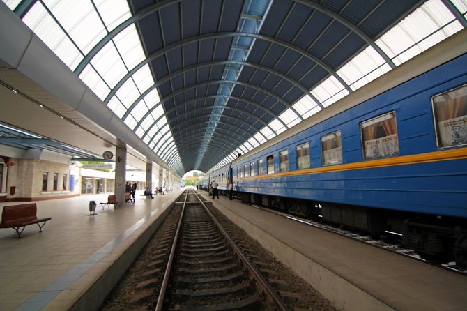 Asm.archyvo nuotr./Traukinys į Bukareštą Kišiniovo stoty
