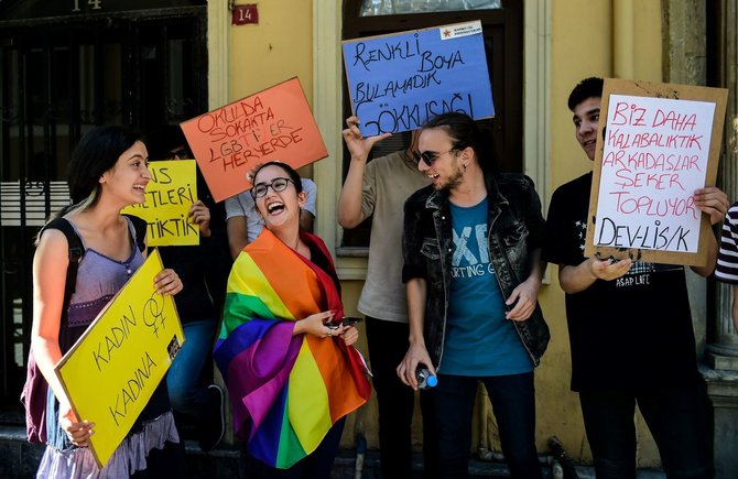 AFP/„Scanpix“ nuotr./LGBTI protestas Stambule