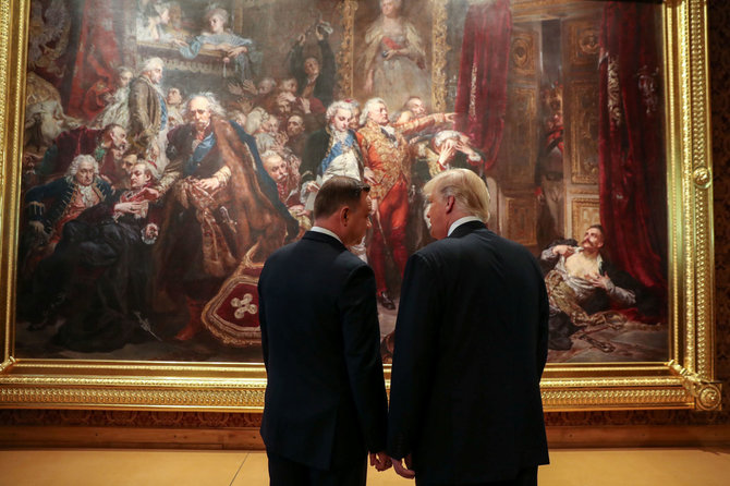 „Reuters“/„Scanpix“ nuotr./Donaldas Trumpas su šeima lankosi Lenkijoje