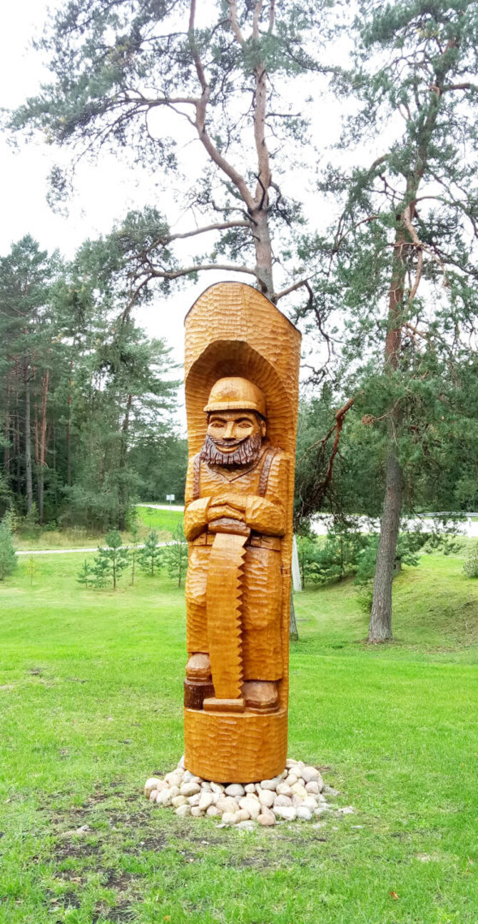 Urėdijos nuotr./Urėdijos darbuotojai parką įrengė savo jėgomis