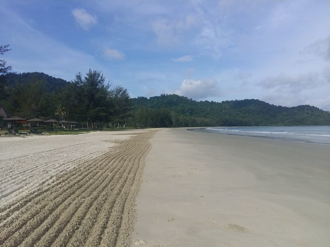 Godos Juocevičiūtės nuotr./Borneo paplūdimiai – poilsiautojų neperkrauti