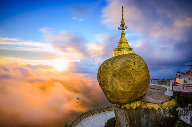 Shutterstock.com nuotr./Aukso uolos pagoda