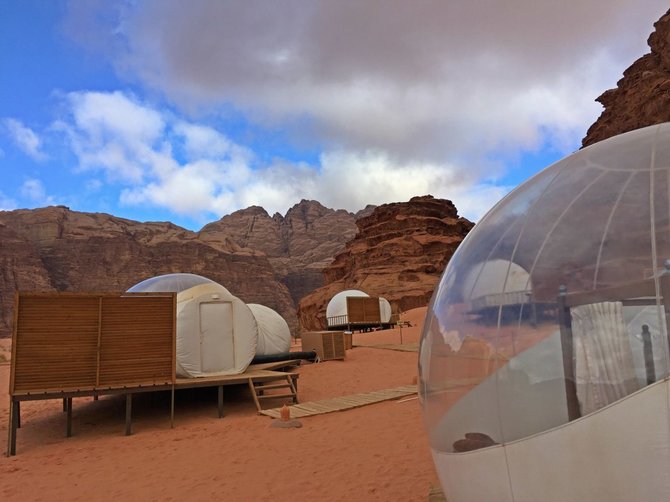 Asm.archyvo nuotr./Prabangi stovyklavietė Wadi Rum dykumoje