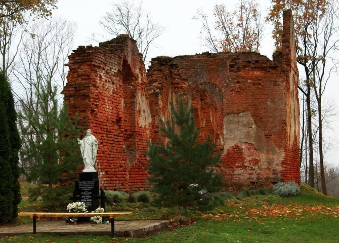 Indrės Bungardaitės/15min nuotr./Lankeliškių bažnyčia 2012 m.