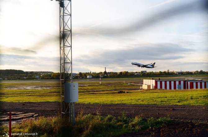 „Pamatyk Lietuvoje“ nuotr./Neoficiali lėktuvų stebėjimo vieta prie VNO