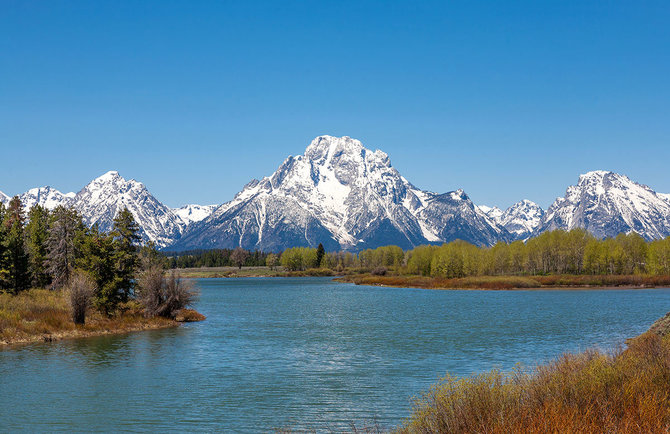Shutterstock.com nuotr./4. Jeloustouno ežeras, Vajomingas, Montana ir Aidahas