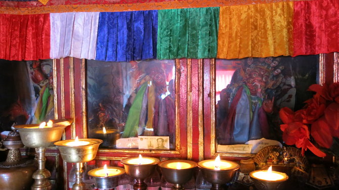 Raimondo Dikčiaus nuotr./Tibeto budizmo vienuolynų atmosfera - vaizdinga ir kartu baugi